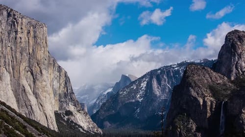 Time Lapse - Beautiful Clouds Moving Over Yosemite Valley