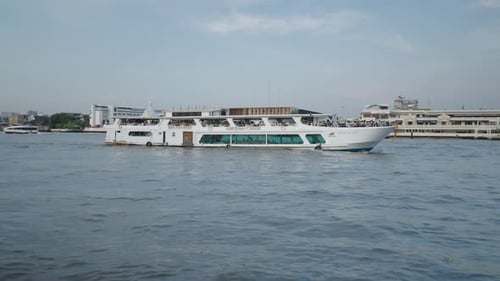 Meridian Dinner Cruise Floating Paradise In Bangkok Thailand