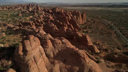 Vue détaillée des différentes formes et tailles des formations de grès d'Arches.