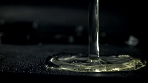 Ein Spiegelei kochen, gefilmt mit einer Hochgeschwindigkeitskamera mit 1000 Bildern pro Sekunde