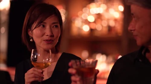 couple drinking at a bar