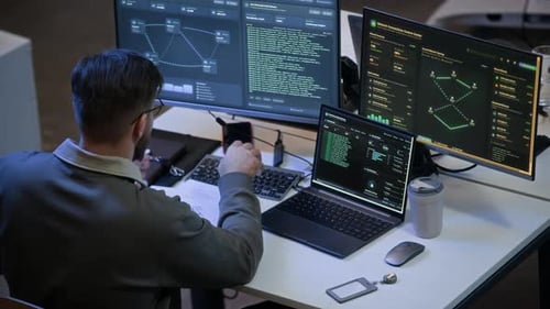 Serveurs de programmation et de surveillance spécialisés sur les ordinateurs du Network Office