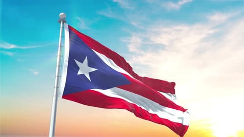 La bandera de Puerto Rico ondea de forma realista con el cielo