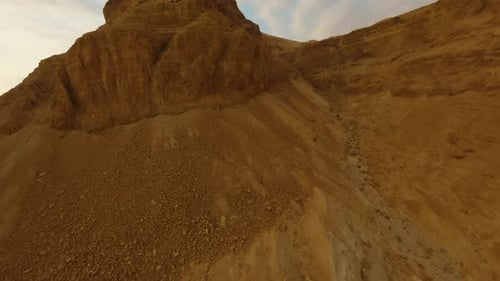 Vidéo aérienne FPV sur les magnifiques paysages de Massada, Israël
