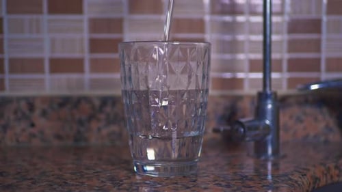 Water Filling Glass 2K