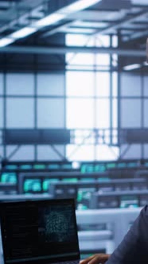 Desarrollador de software de vídeo vertical en un centro de datos que utiliza inteligencia artificial