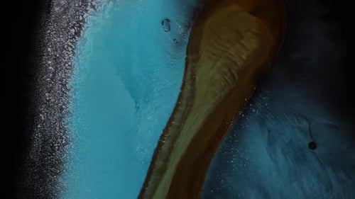 Une rivière imaginaire, un paysage fantastique, une vraie vidéo, intacte, tout droit sortie de mon étrange appareil photo