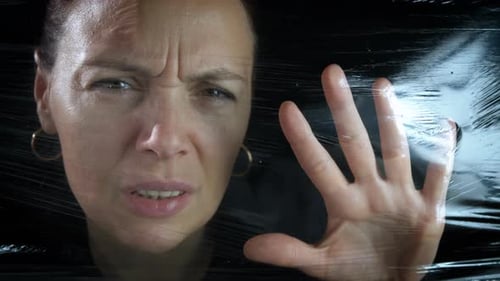 Auto-isolation dans un film plastique