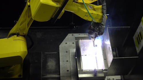 Automatisiertes Roboterschweißen, das in einer Werksumgebung arbeitet