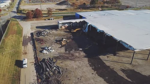 vue aérienne du site de déconstruction du bâtiment