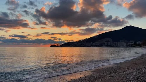 Timelapse de la puesta de sol en la Riviera de Budva Budva Montenegro