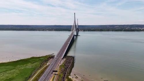Images prises par drone du pont de Normandie (Pont de Normandie) en France