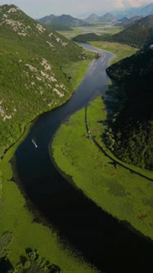 Vue aérienne du lac de Skadar depuis le belvédère de Pavlova Strana, Monténégro