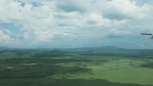 Vol en caravane Cessna 208 reliant Zanzibar à la Tanzanie. - vue aérienne
