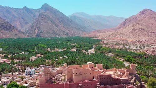 Vue d'un fort à Oman par drone