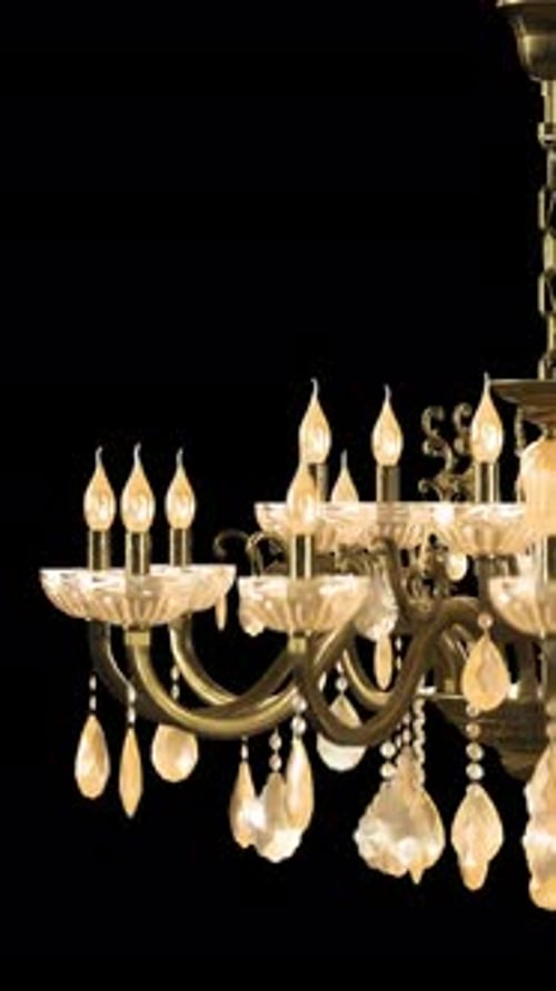 Opulento candelabro dorado Infinity Loop vertical Full HD