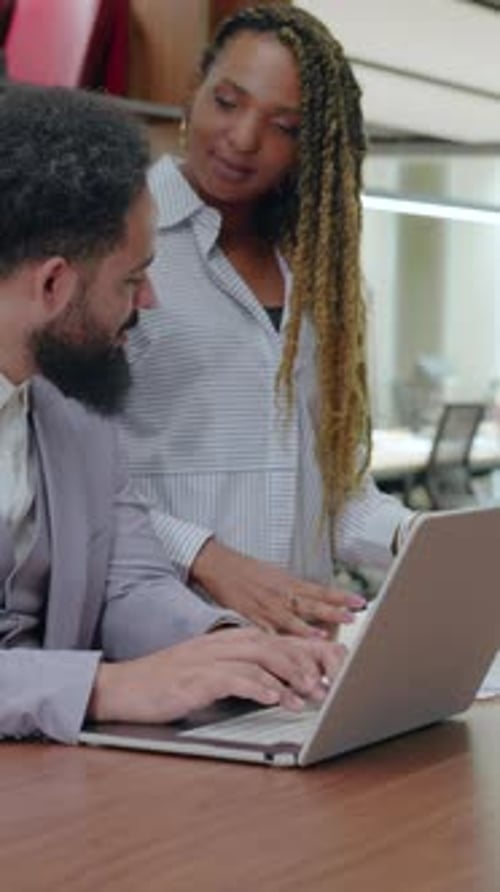 The Importance of Professional Collaboration in the Modern Office Environment Today