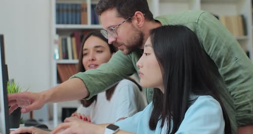 Multicultural Students Study for Exams As a Team Use Computer Talk Look for Solution Explain Subject