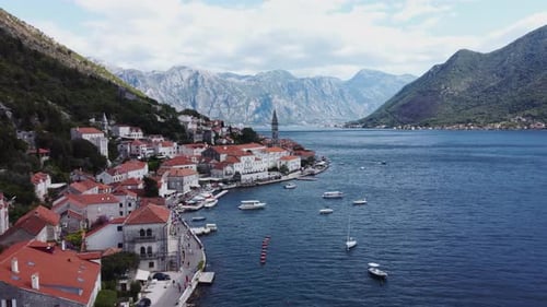 Luftaufnahme des Perast