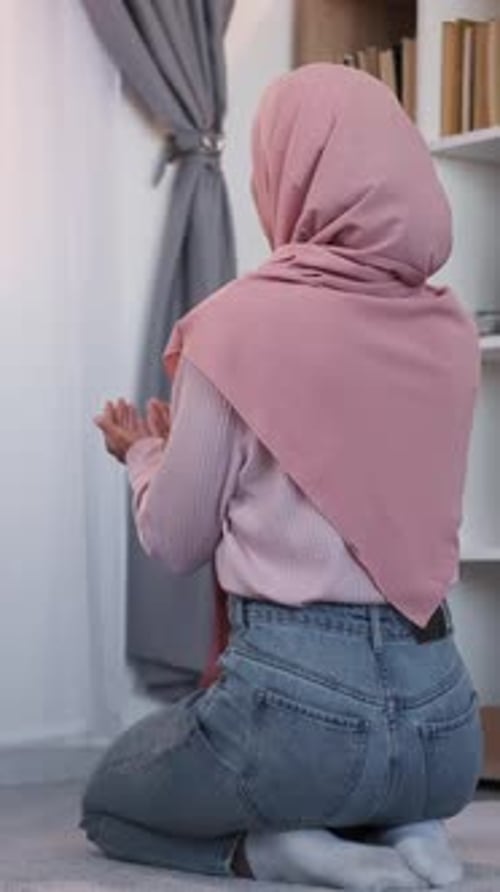 Vertikales Islamgebet Muslimischer Glaube Religiöse Frau