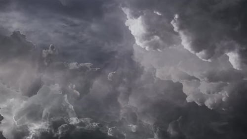 Animation eines grauen Wolkensturms und Blitzschlag.
