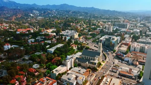 Inhabited area with a lush greenery on the hills of Los Angeles, California, USA.