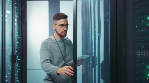 As a Tech Professional in Data Center Monitoring I Ensure Smooth Operations and Optimize Systems