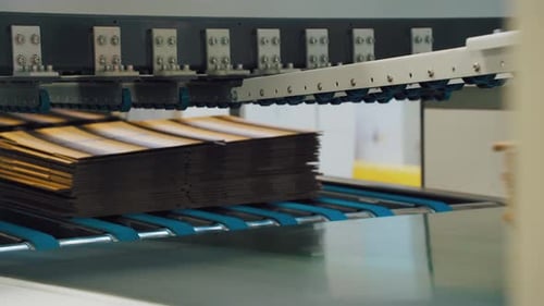 Device Quickly Arranges Stacked Items Rapid Pusher Mechanism Reorganizes Blank Stacks Smoothly