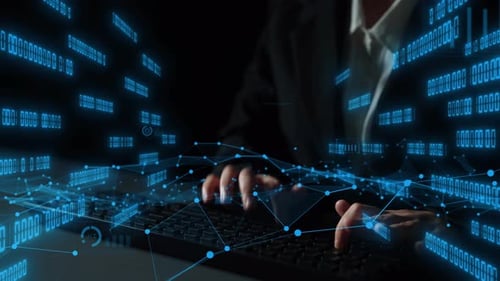 Professionnel des affaires interagissant avec la visualisation de données numériques sur un ordinateur portable, présentant des œuvres futuristes