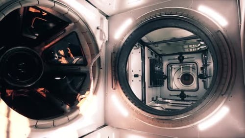 Erkundung des komplizierten Innenraums einer Raumstation im Orbit während einer Mission