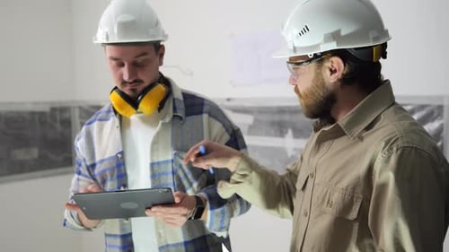Discussion of Foremen at the Construction Site