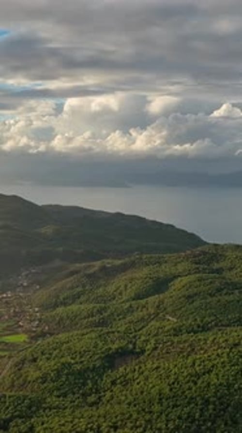 Vista aérea vertical del área de turismo de playa