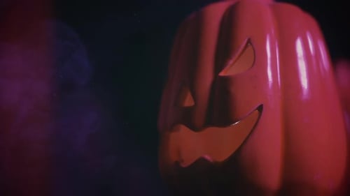 Lächelnder beleuchteter Halloween Kürbis