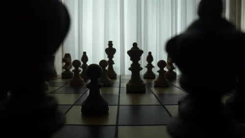 Strategiekonzept des Schachbrettspiels Macro Dolly Moving Forward