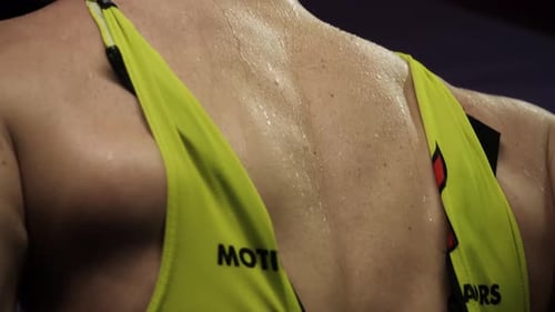 L'athlète transpire abondamment après un entraînement intense
