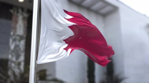 Flagge Bahrains im wehenden Wind, offizielle Flagge 4K