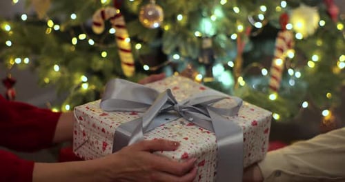 Giving a Beautifully Wrapped Christmas Gift