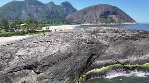 Playa de Itacoatiara en el centro de Niteroi, Río de Janeiro, Brasil.
