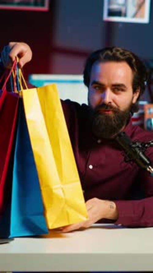 Vertical Video Media Star Doing Shopping Haul While Vlogging