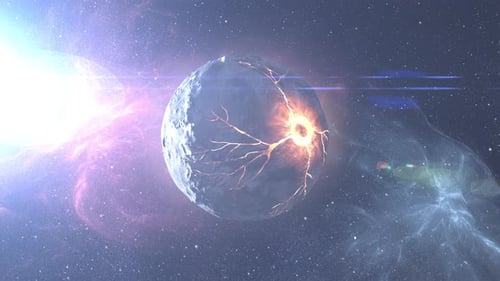 Tot bombardierter hohler außerirdischer Planet im Weltraum