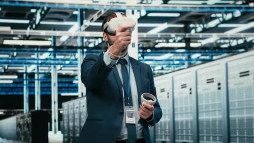 Data Center Computer Scientist Uses VR Headset Tech to Visualize System Errors