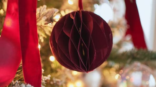 Elegant Christmas Tree Ornaments and Lights Decoration