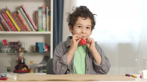 Child Inflates Balloon in Hands Inflating Balloons is Great Exercise for Any Lungs Study Physics Air