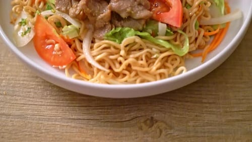 Delicious Noodles with Pork and Fresh Vegetables