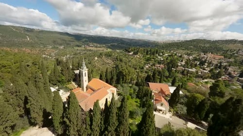 Moscovia Gorny monastery church buildings golden, forest Ein Karem