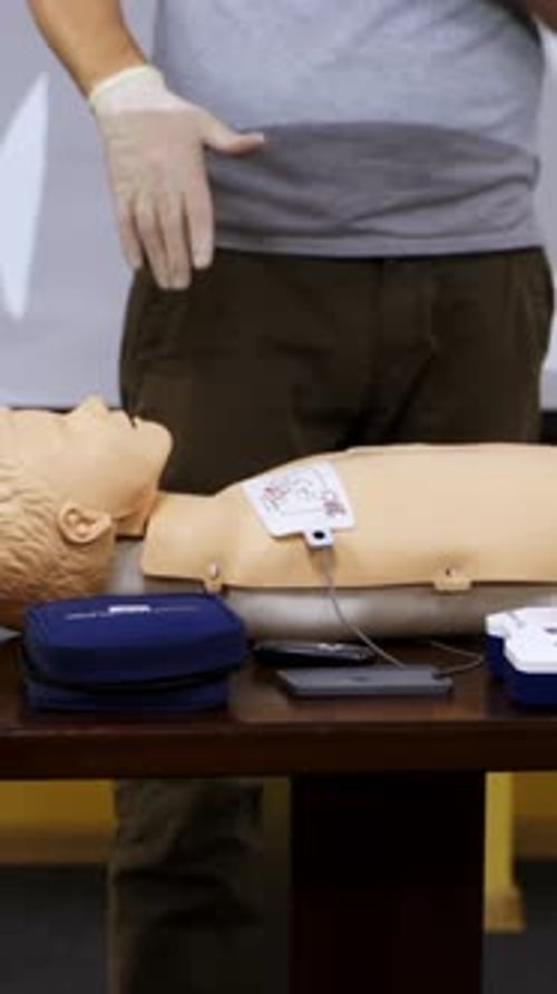 Medical Training with Mannequin in the Classroom