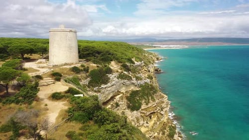 Vue aérienne des falaises de la côte de Barbate, Andalousie, Espagne.
