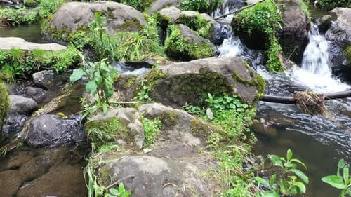 enthüllte Aufnahme des kolumbianischen Wasserfalls