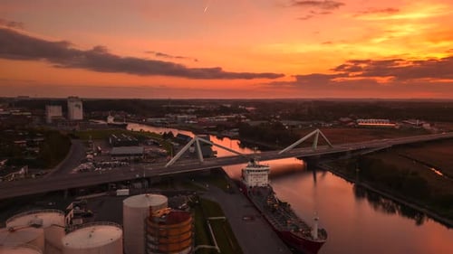 Luftüberfall auf der Harbour Bridge bei Sonnenuntergang
