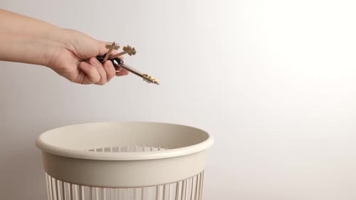 E180 1The keys to the locks are thrown away in a landfill for recycling and disposal